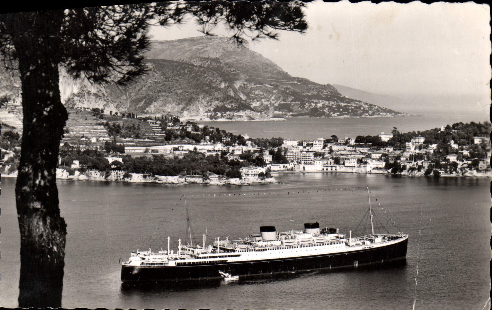 CPA Villefranche Sur Mer Au Fond La Tete De Chien