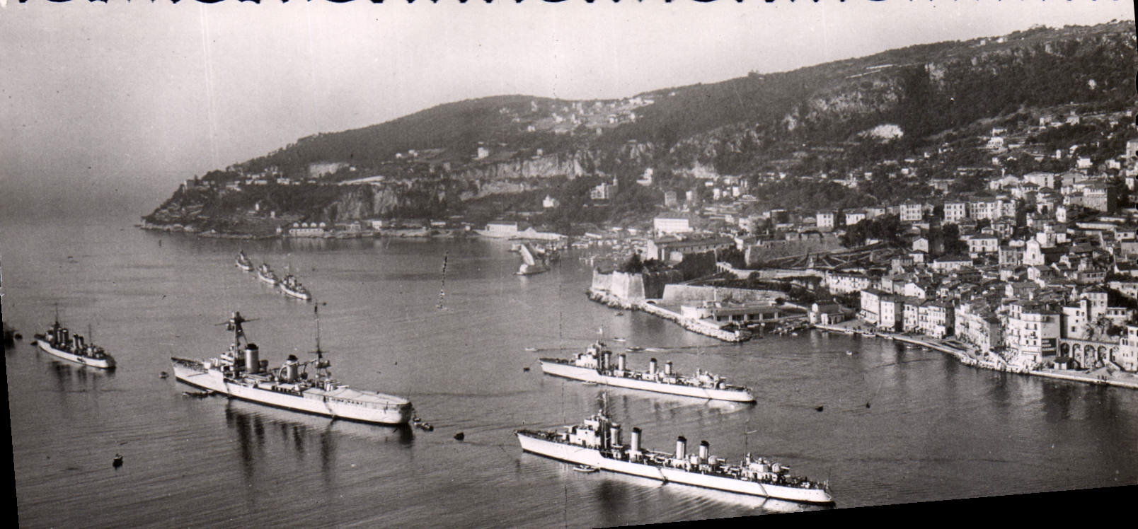 La Rade et l'Escadre — Villefranche-sur-Mer — Éditions Dartmunier