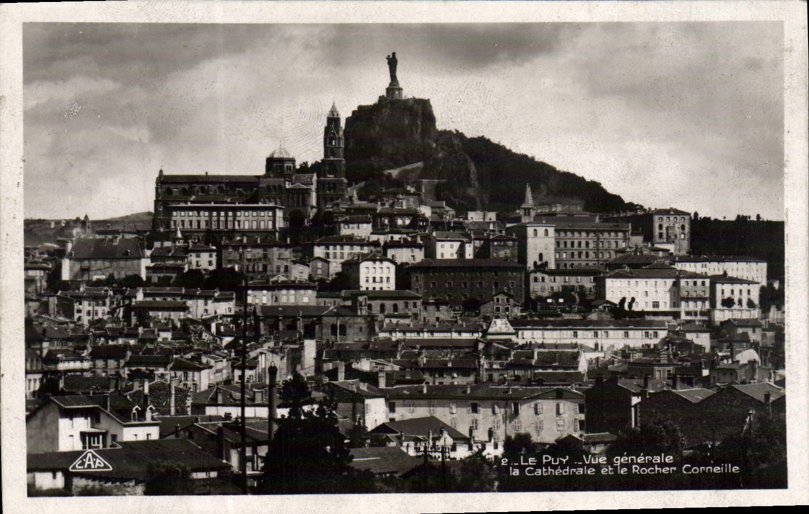 CPA Le Puy Vue generale la cathedrale et le rocher Corneille