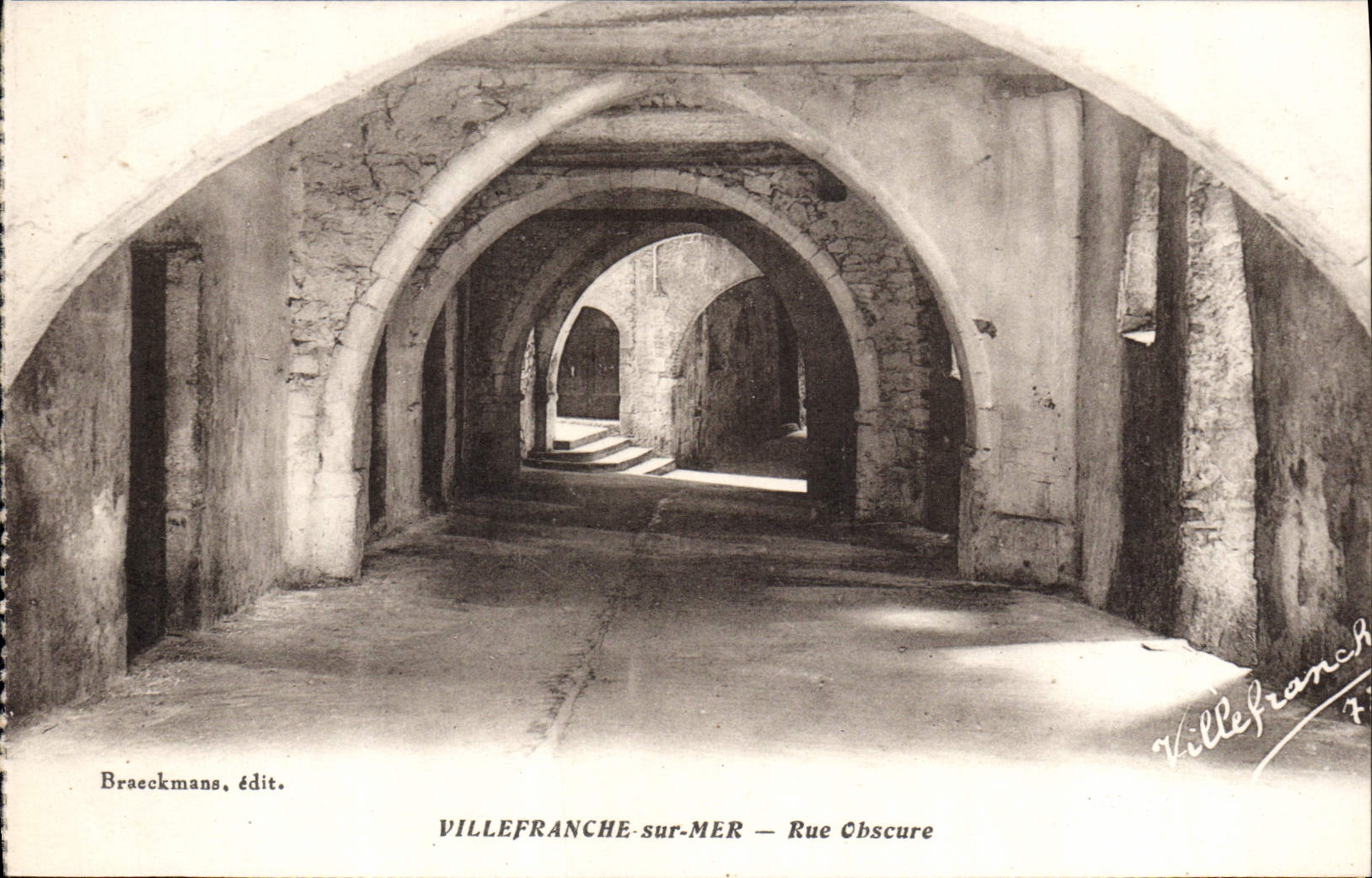 VILLEFRANCHE-sur-MER — Rue Obscure — Braeckmans, édit.