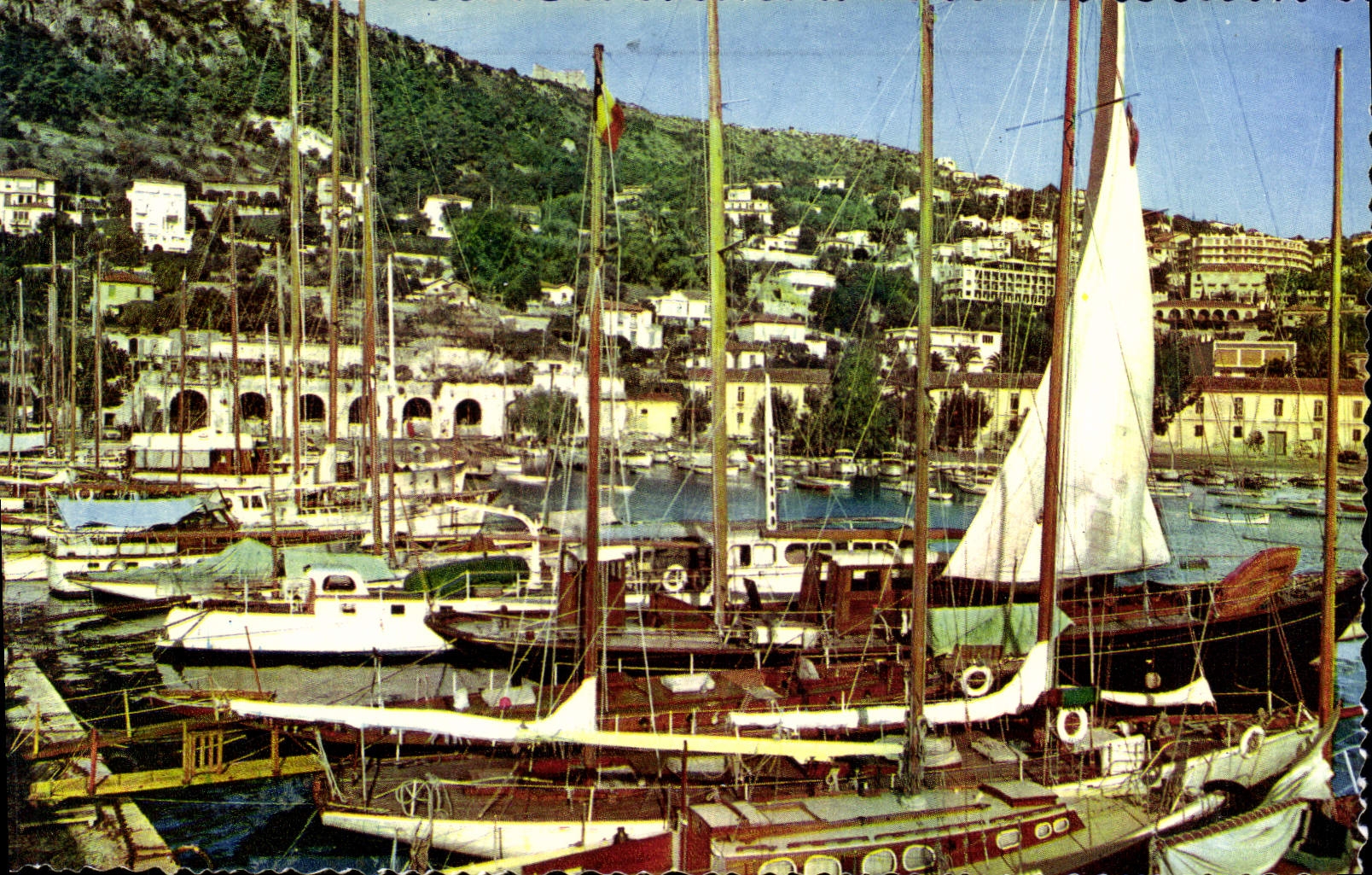 Villefranche-sur-Mer — Vision sur le Port — Cj. 5 — Éditeur Combier