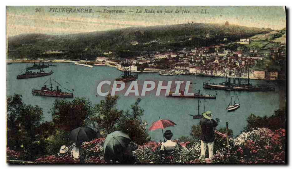 CPA Villefranche Sur Mer Panorama La rade un jour de fete Bateaux