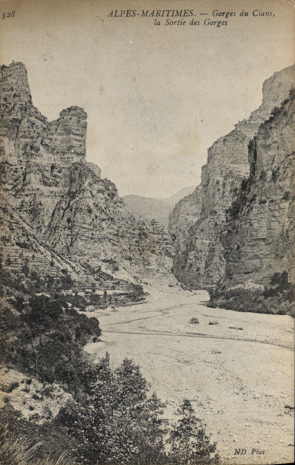 CPA Alpes Maritimes Gorges du Cians La sortie des gorges