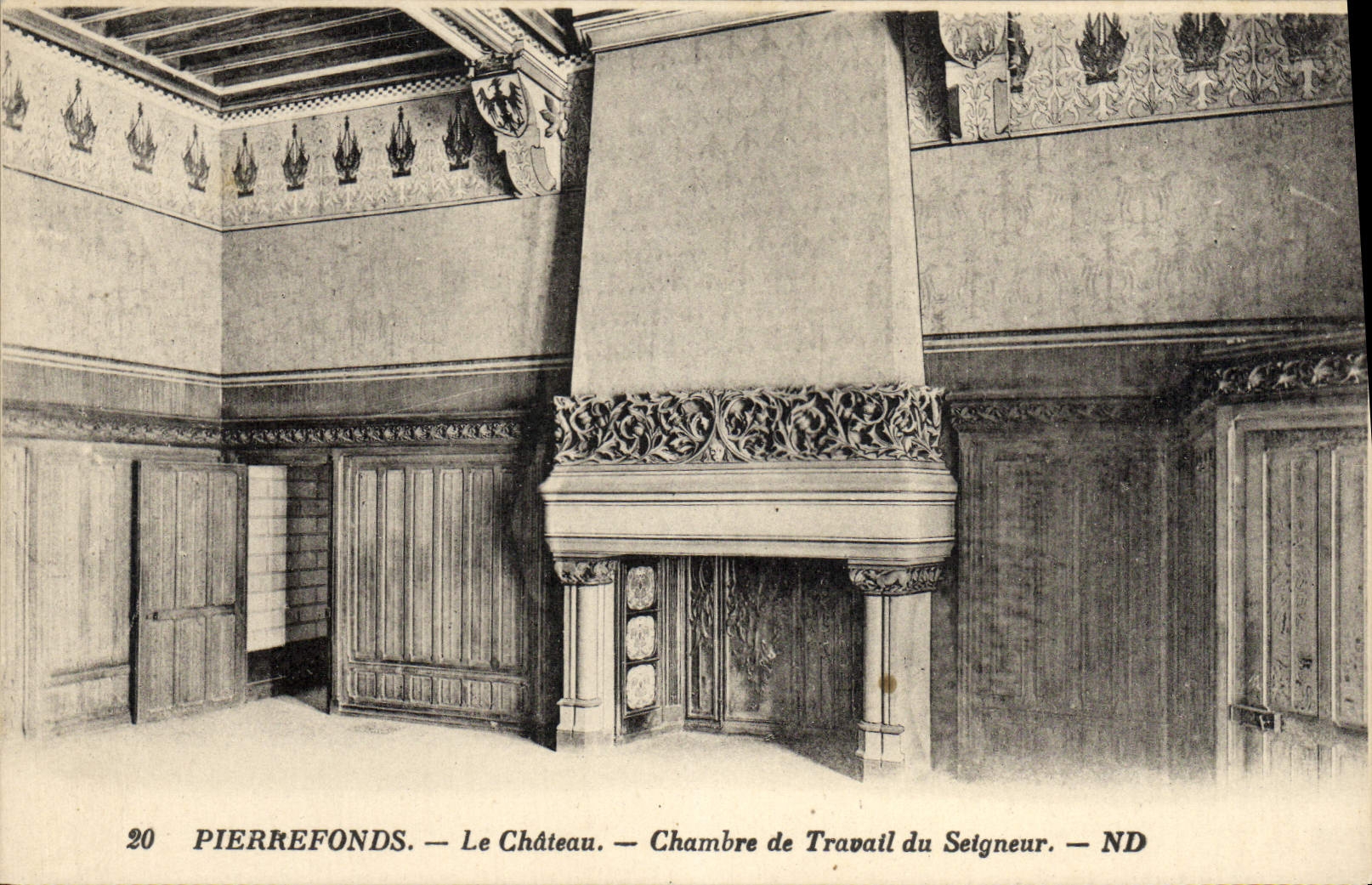 PierreFonds — Le Château — Chambre de Travail du Seigneur — ND
