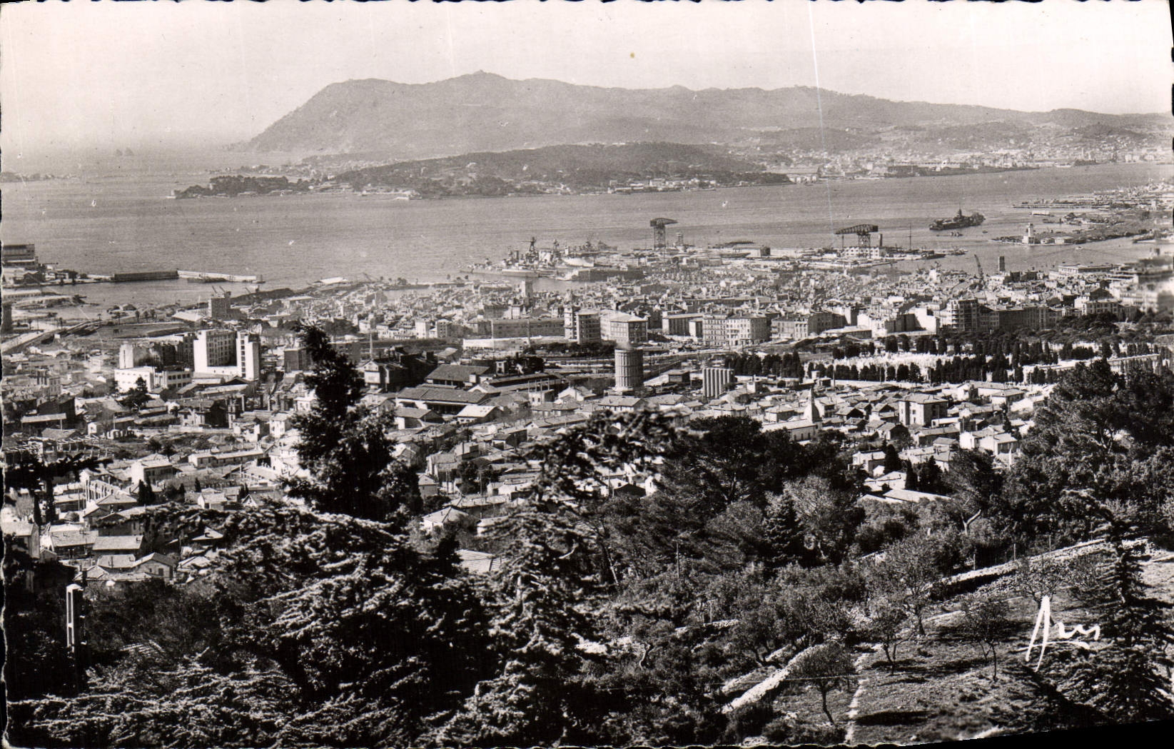 Toulon — Vue générale — La rade — Éditions ARIS, n°301