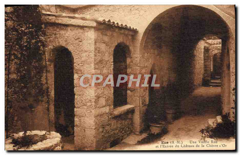 Eze (A-M.) — Une Vieille Rue et l'Entrée du Château de la Chèvre d'Or