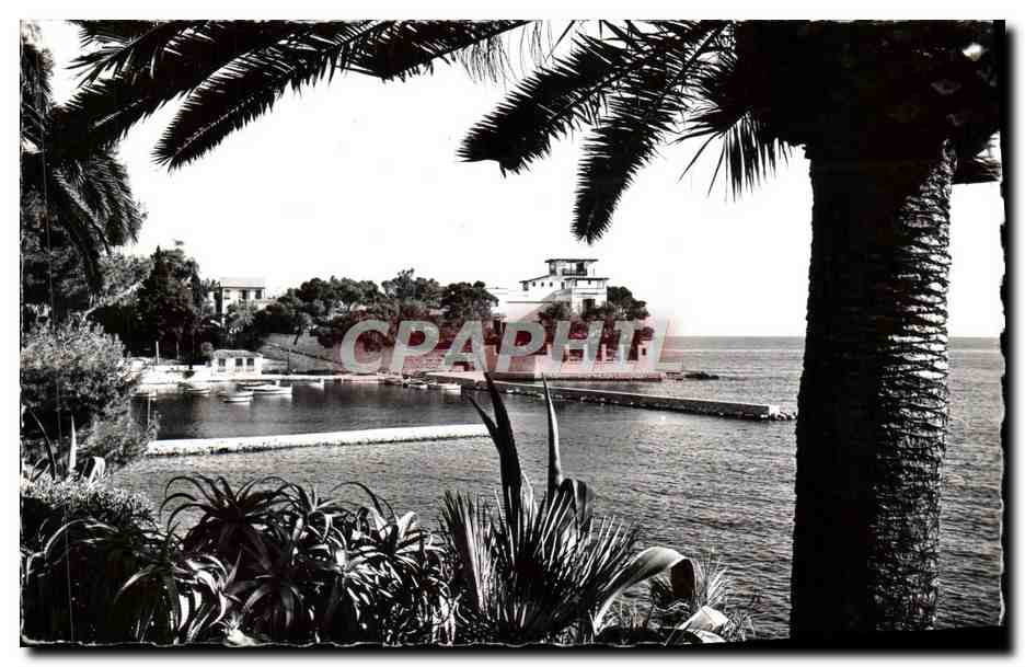 CPM Beaulieu Le Port De la Formica Et La Villa Kerylos