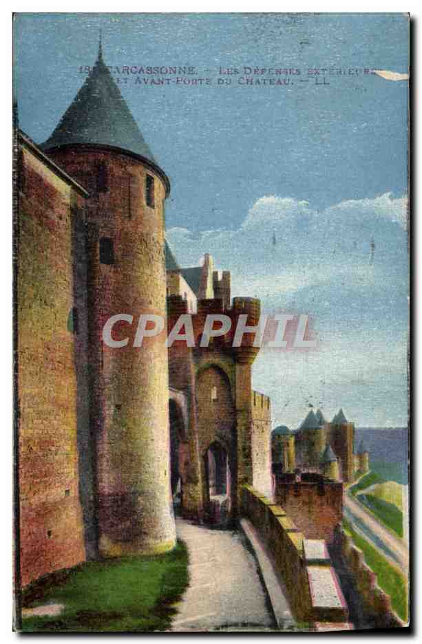 CPA Carcassonne Les Defenses Exterieures Avant Porte du chateau
