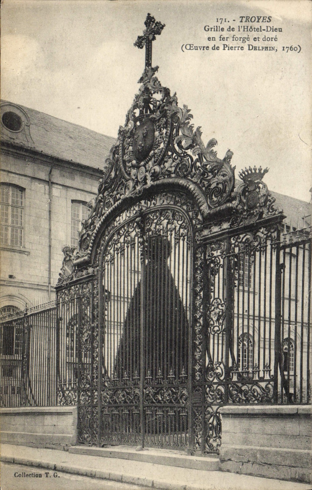 Grille de l'Hôtel-Dieu à Troyes — œuvre de Pierre Delphin, 1760 — Collection T.G.