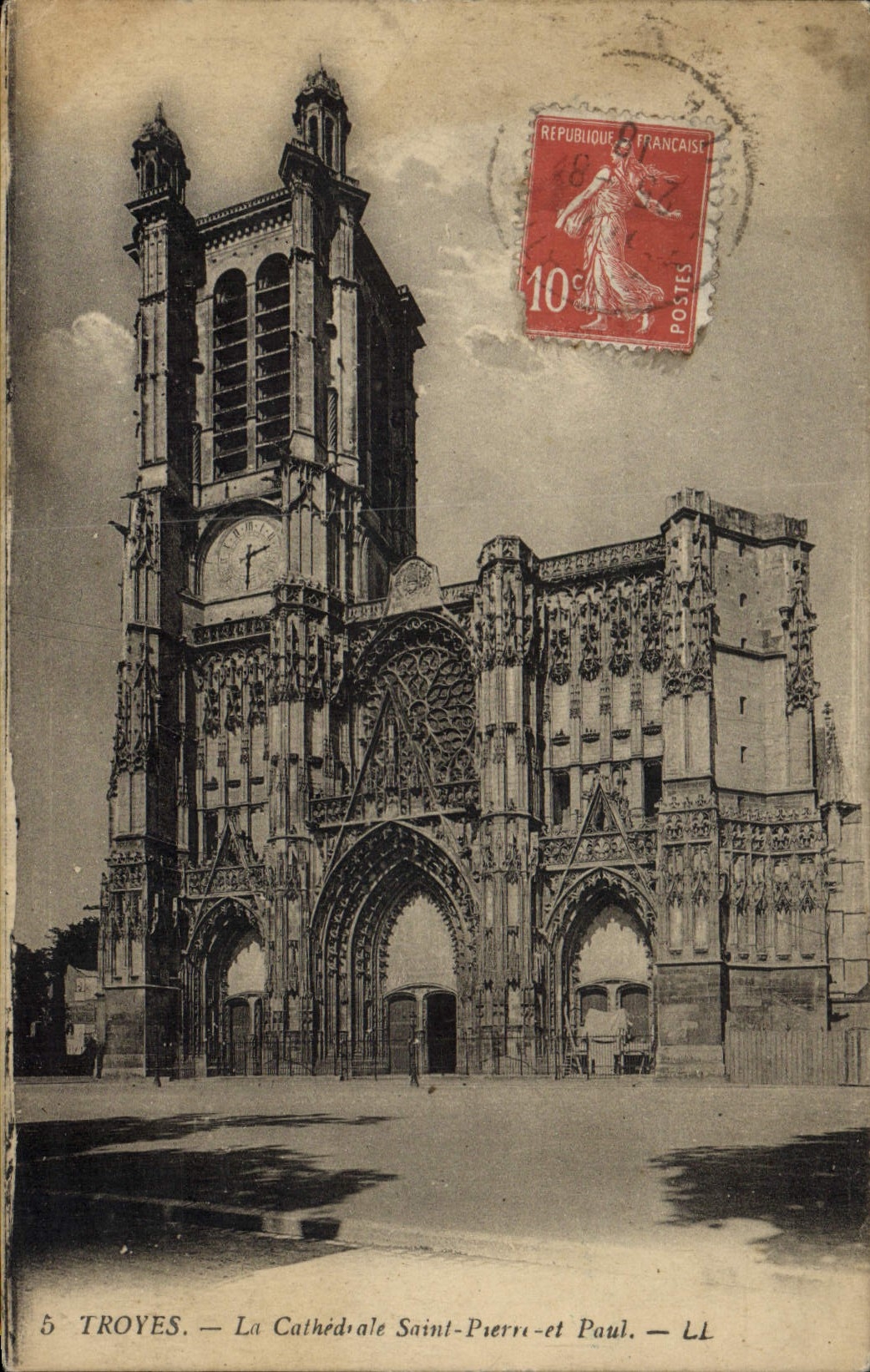Troyes — La Cathédrale Saint-Pierre-et-Paul — LL