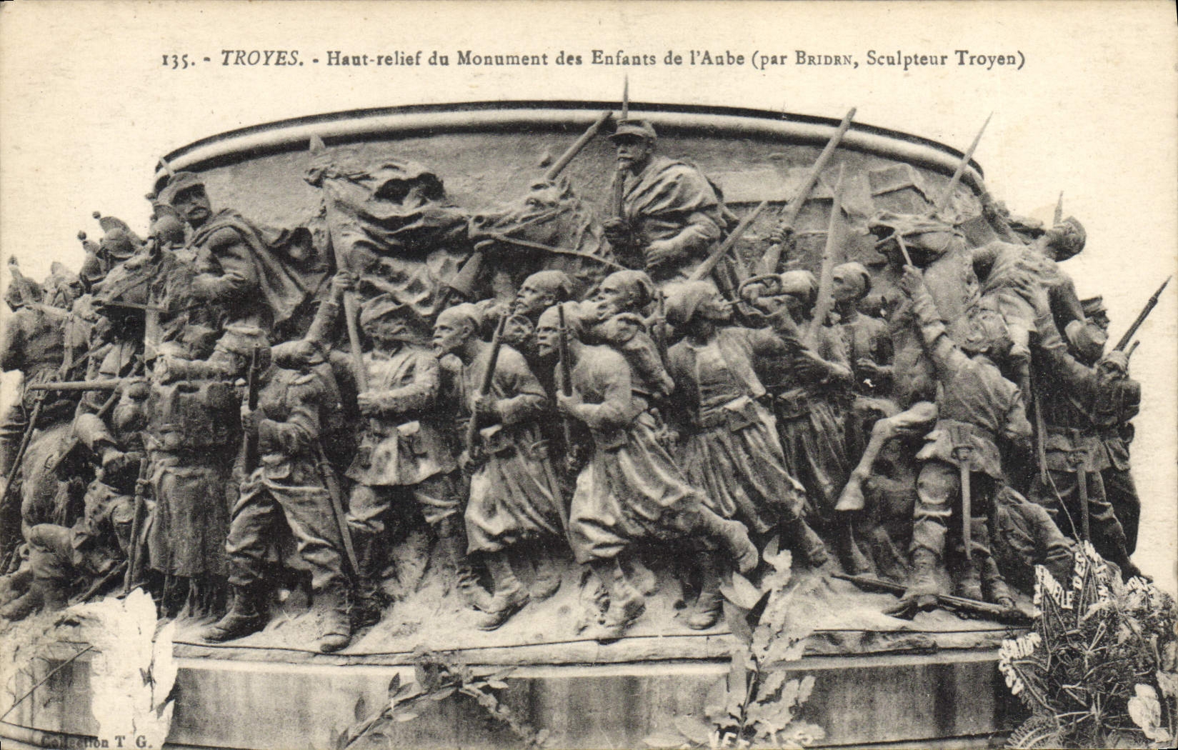 Troyes - Haut-relief du Monument des Enfants de l'Aube (par BRIDRN, Sculpteur Troyen)