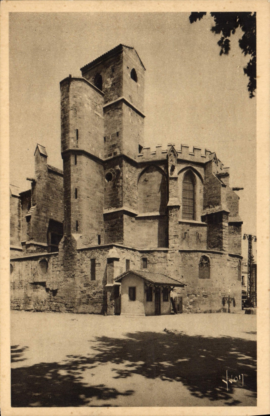 Narbonne (Aude) — Musée lapidaire, ancien couvent des bénédictins fondé au XIe s. — Les Éditions d'Art Yvon, Paris