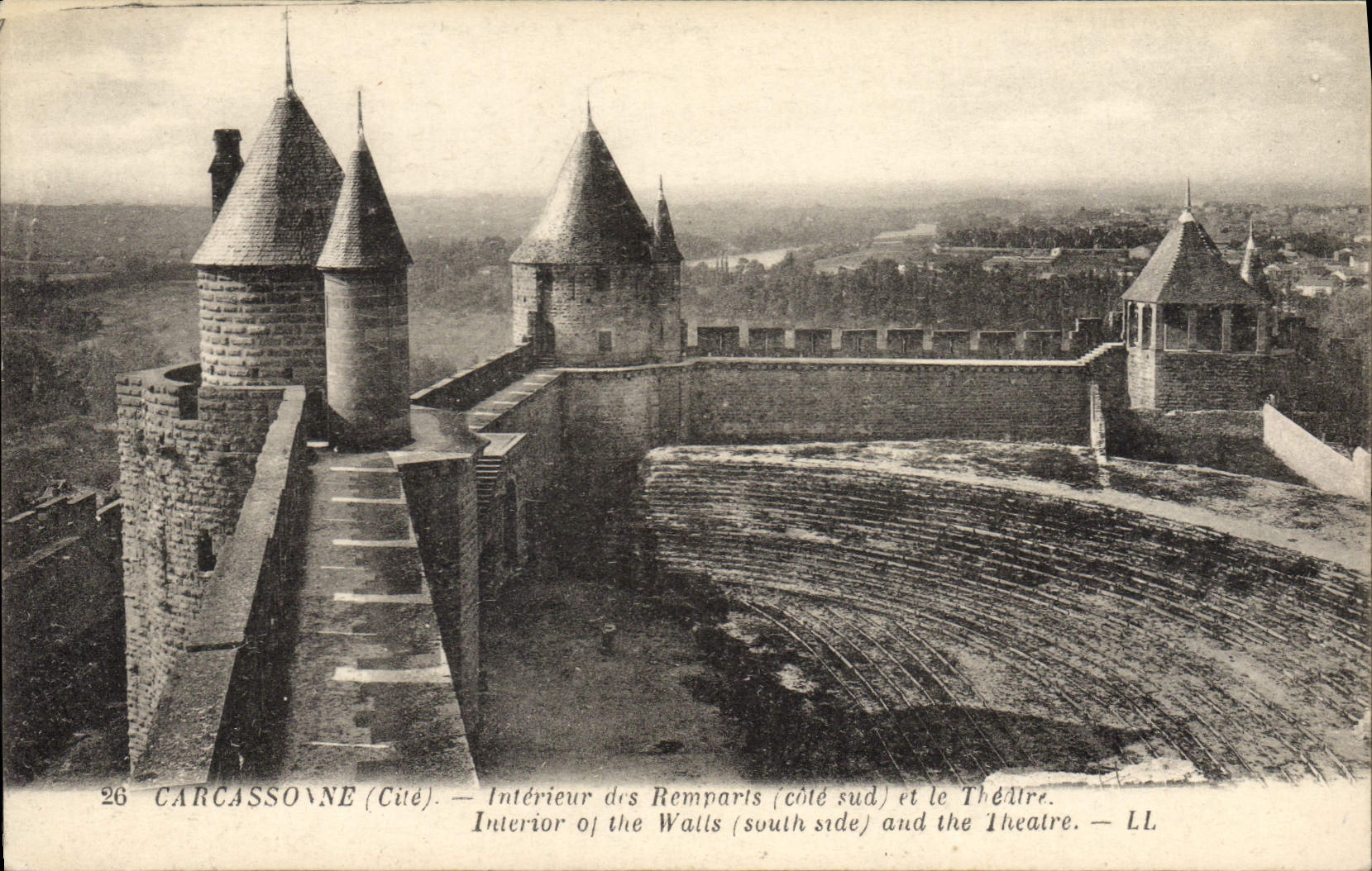 CPA Cite De Carcassonne Interieur Des Remparts et le theatre 
