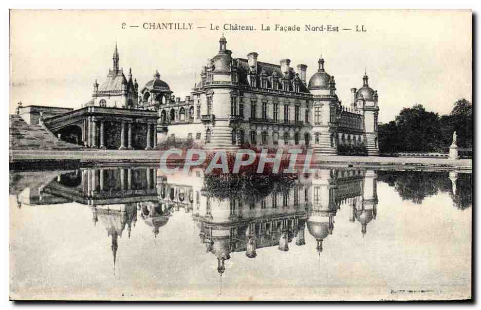 Chantilly — Das Schloss. Die Nordostfassade — LL