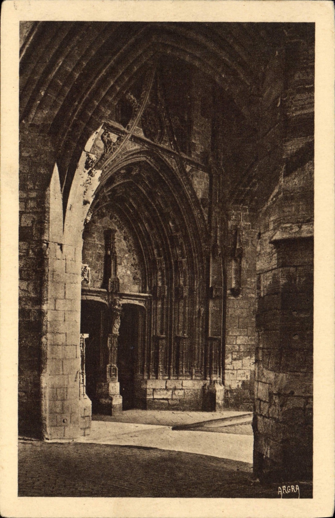 Porche de l'Église Notre-Dame — Villefranche-de-Rouergue — Arts Graphiques, Toulouse