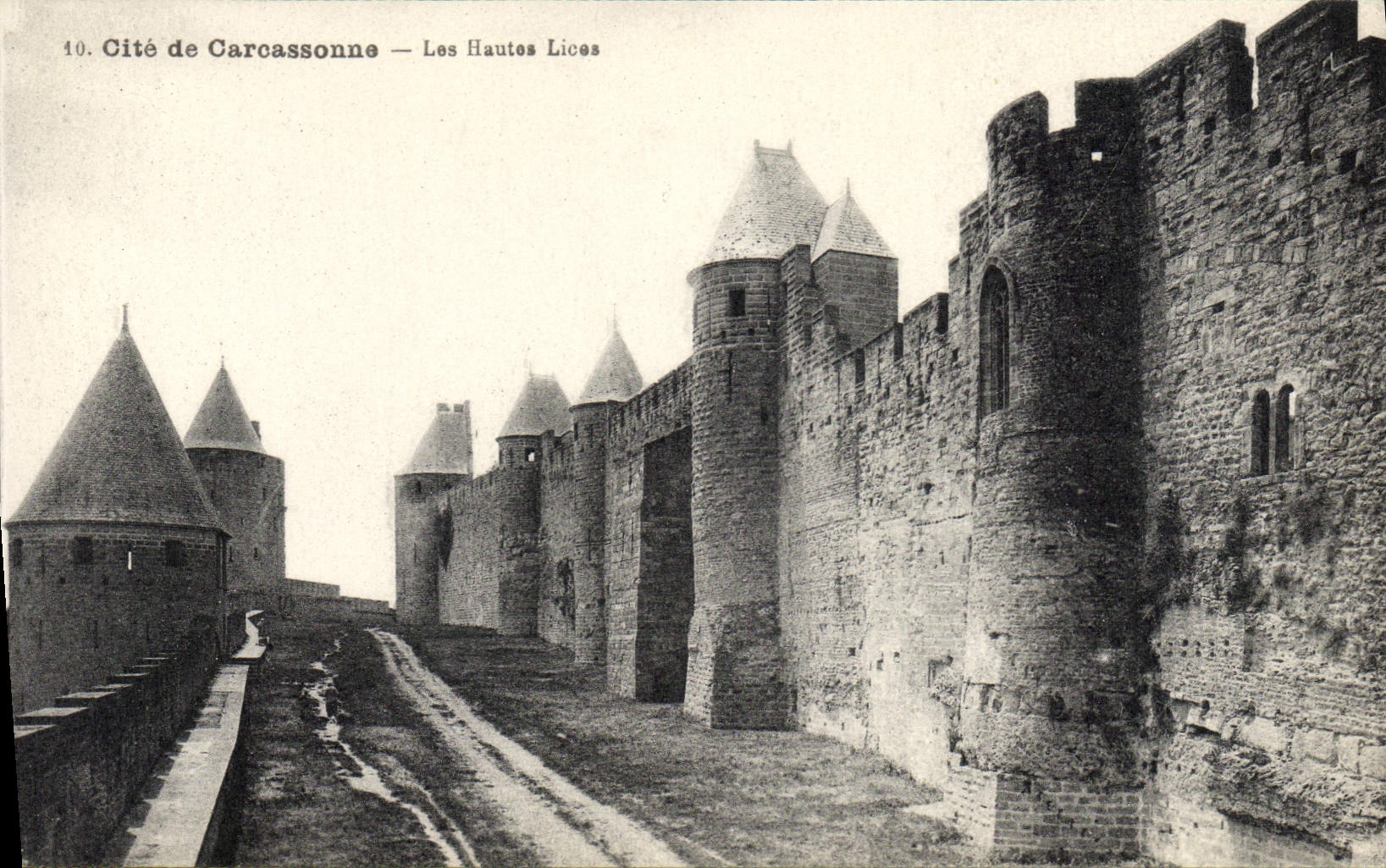 Cité de Carcassonne — Les Hautes Lices — Phot. A. Tumart, Toulouse