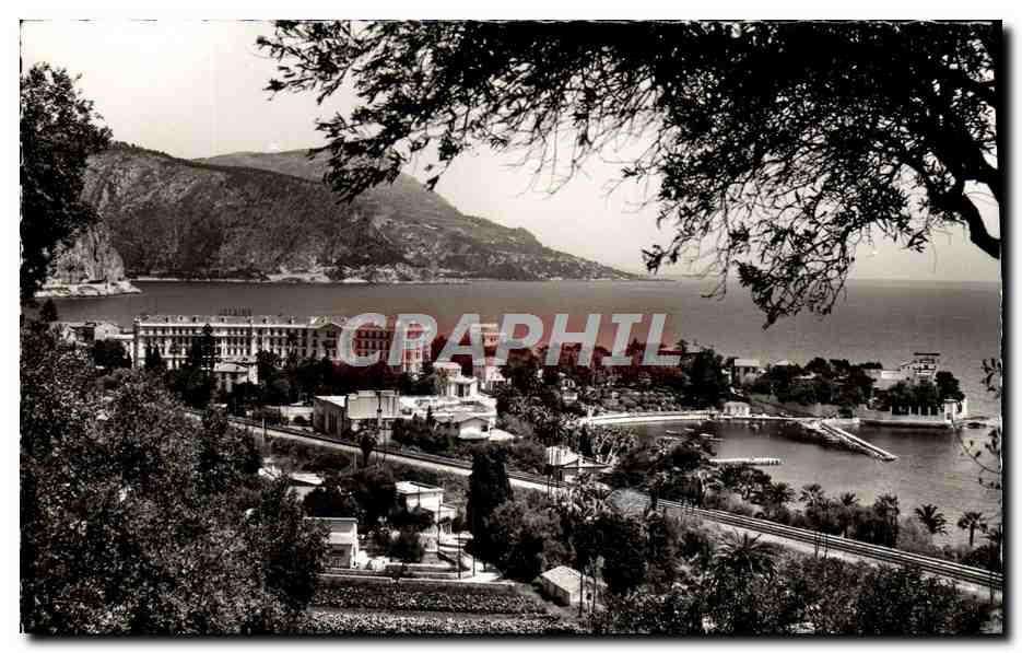 CPM Beaulieu Sur Mer La Baie Des Fournis La villa Kerylos Au fond le Cap d'Ail