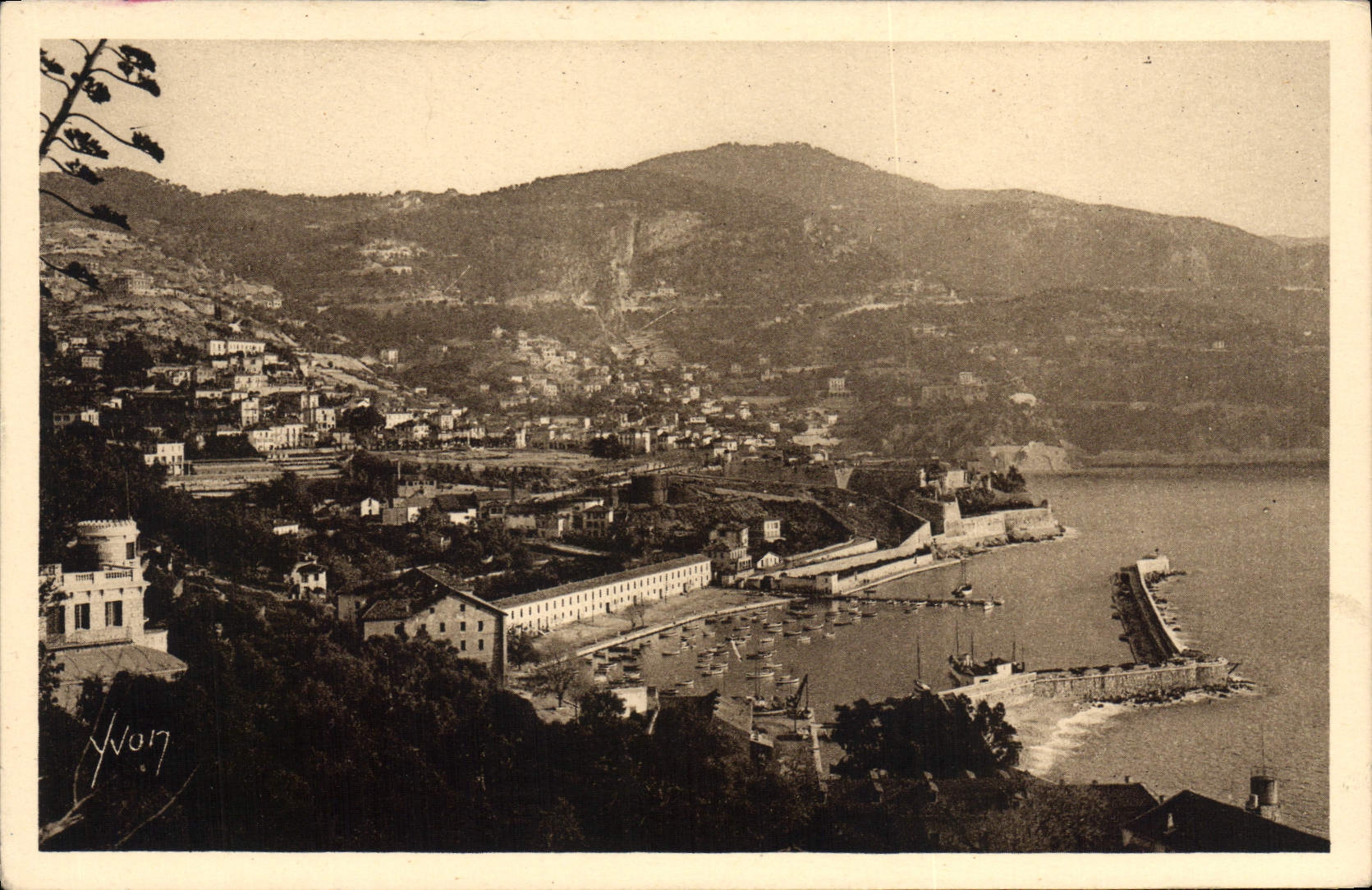Villefranche-sur-Mer — vue générale — Les Éditions d'Art Yvon, Paris