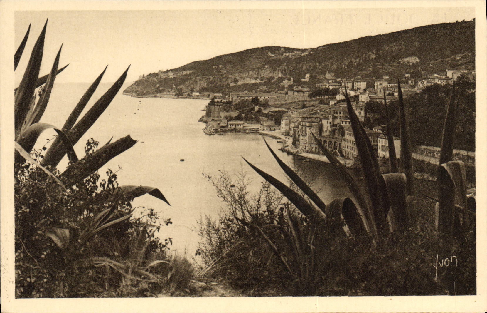 Villefranche-sur-Mer — vue de la Corniche — Éditions d'Art YVON
