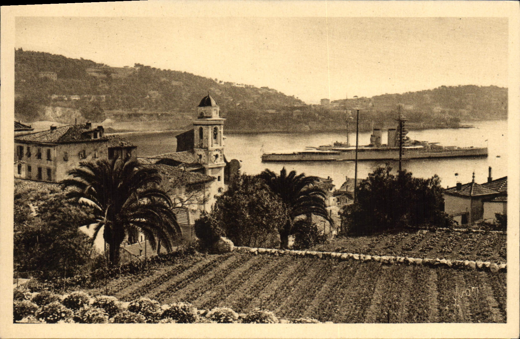 Villefranche — Bateau de guerre en rade — La Douce France, n°207