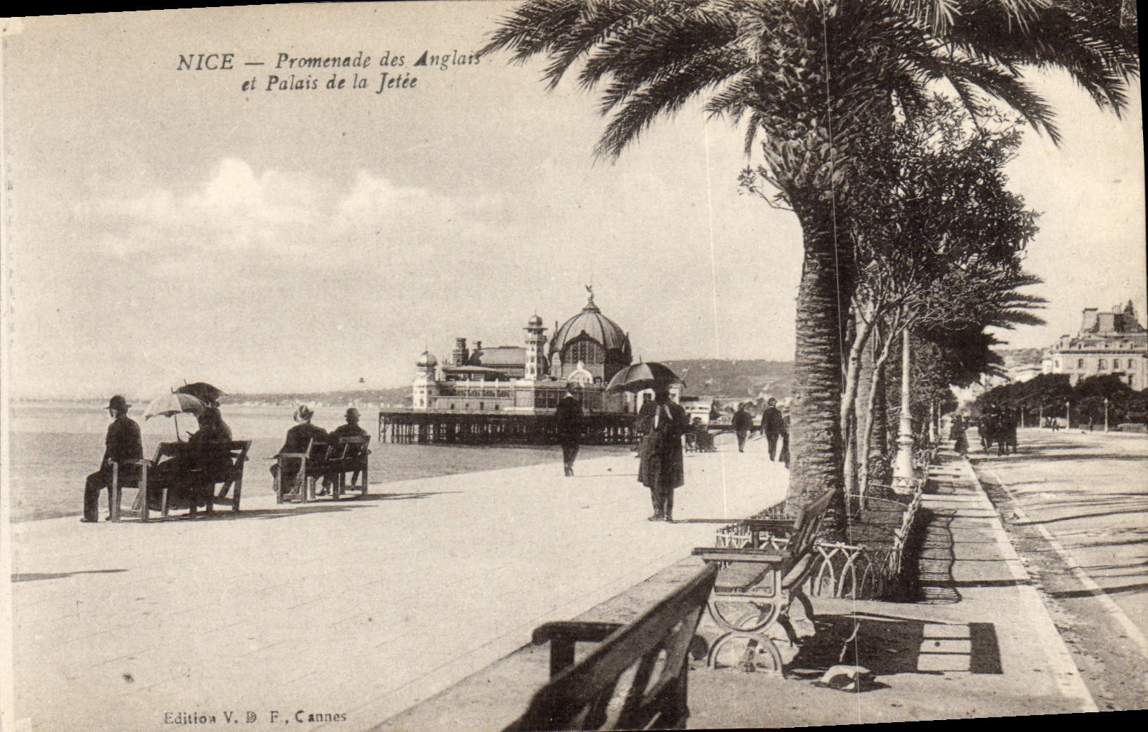 CPA Nice Promenede Des Anglais Et Palais De la Jetee