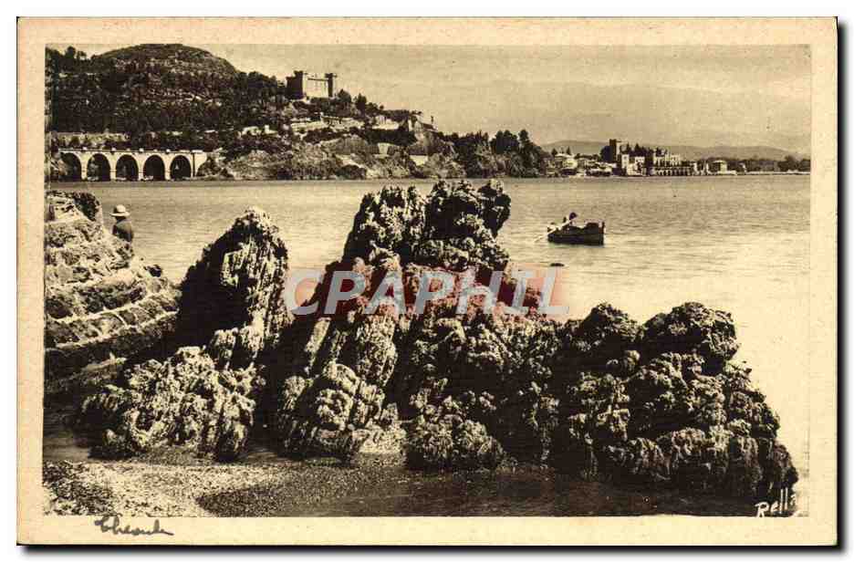 CPA Theoule Sur Mer Vue Sur Le Golfe Et Le Chateau De La Napoule