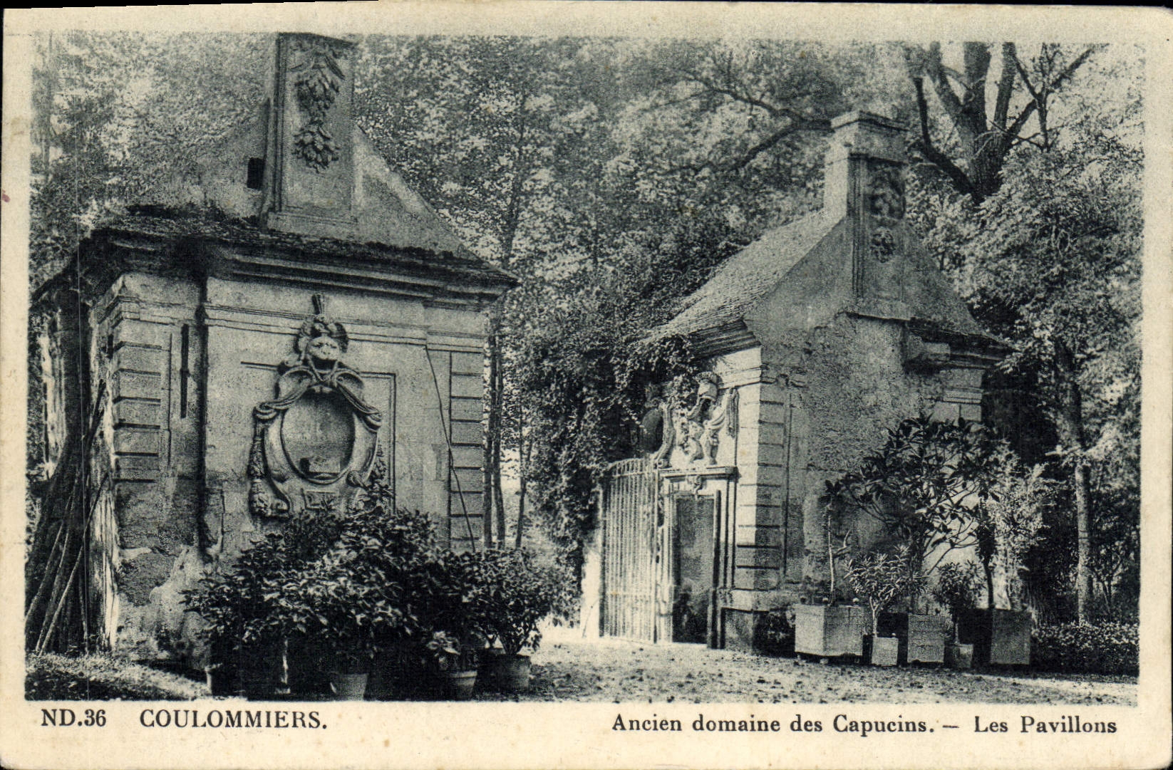Coulommiers — Ehemaliger Capuzinengut — Die Pavillons — Édition PAPAPHIL