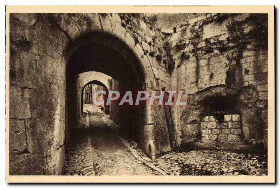 CPA Saint Paul L'Entree Du Village Par Les Vieilles fortifications et le canon qui la defendait