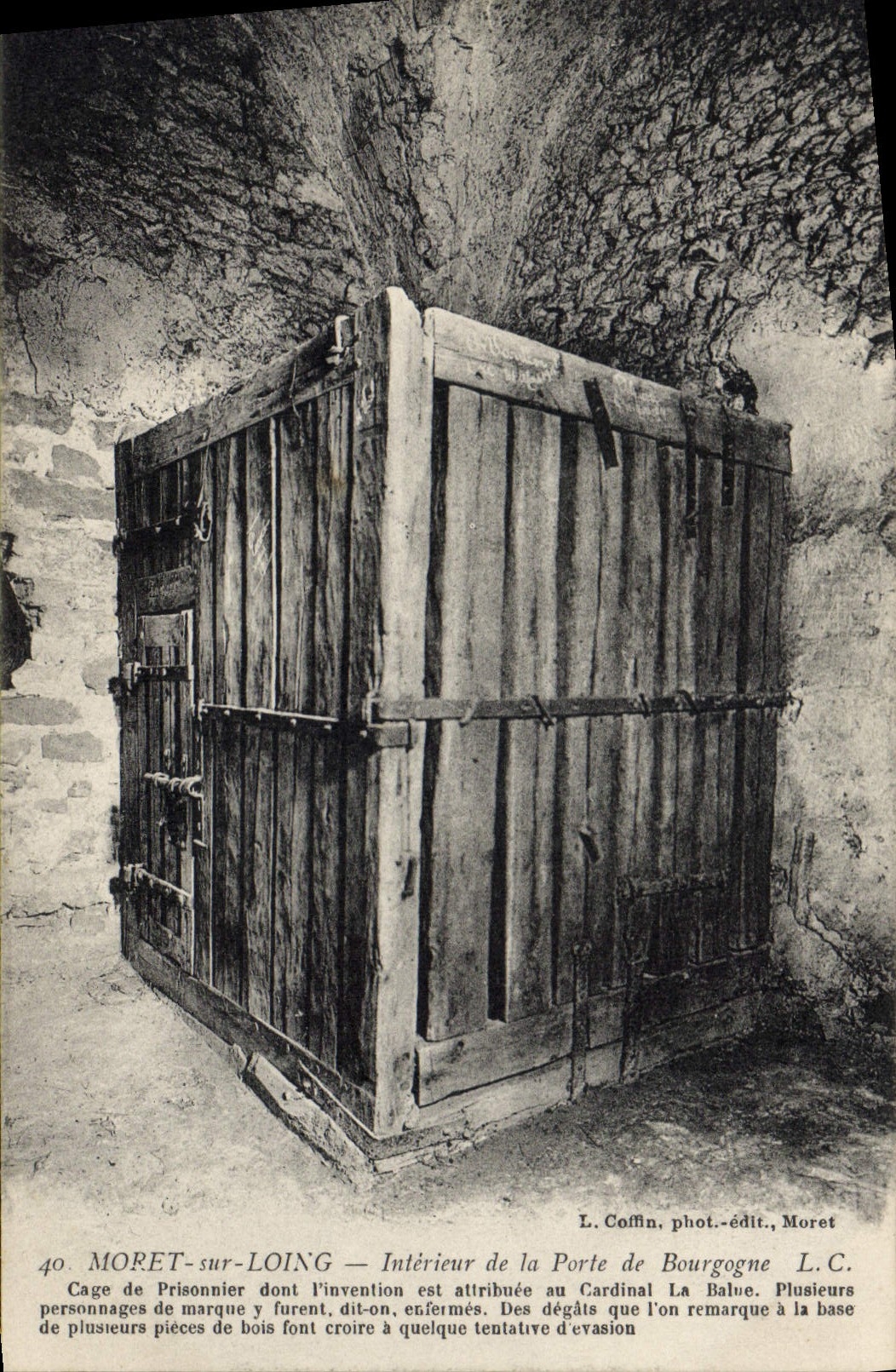 MORET-sur-LOING — Intérieur de la Porte de Bourgogne — L. Coffin, phot.-édit., Moret