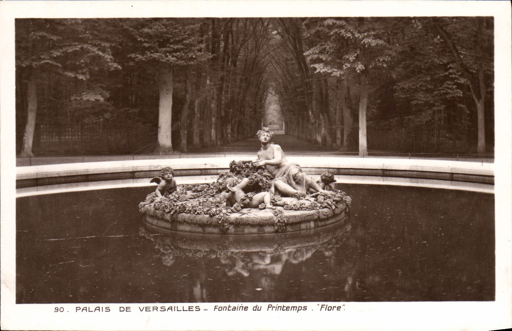 CPA Palais De Versailles Fontaine du Printemps Flore