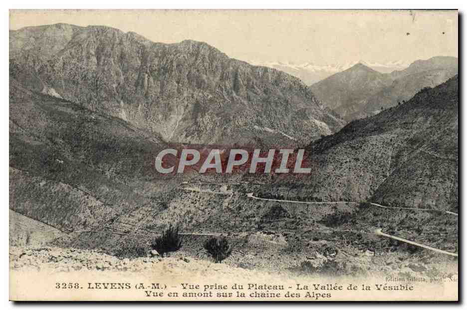 CPA Levens Vue Prise du Plateau La Vallee de la Vesubie Vue en amont sur la chaine des Alpes