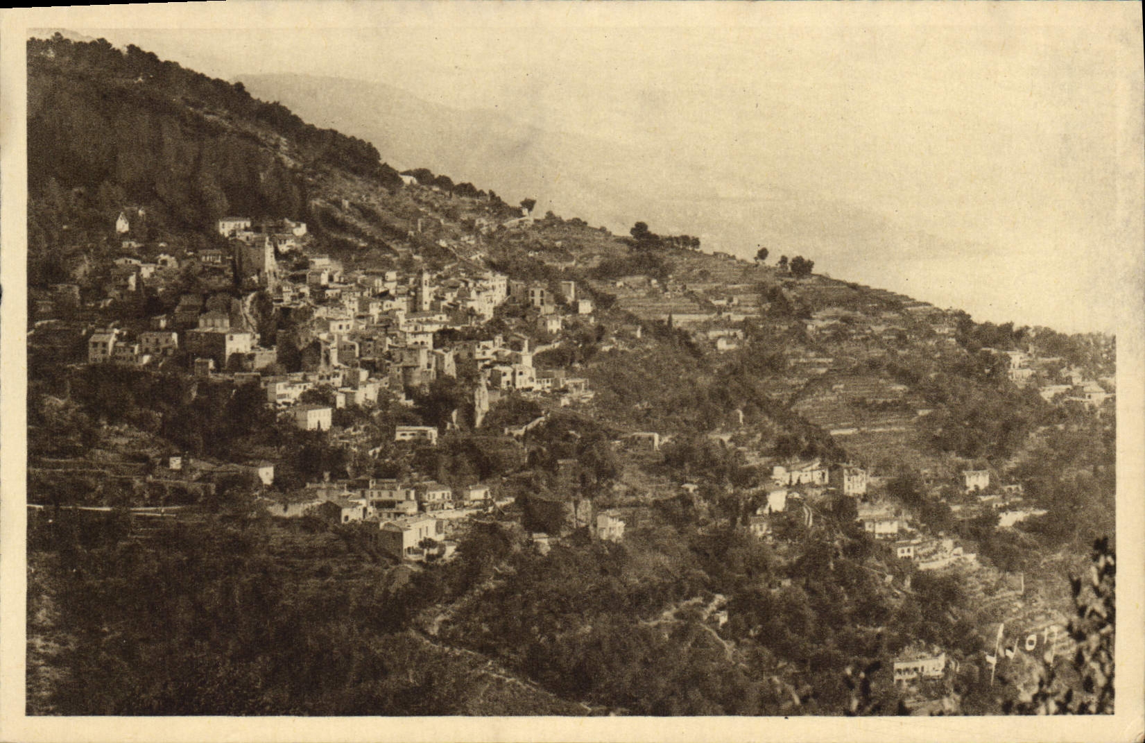 CPA Roquebrune Le Village vu de la Grand Corniche