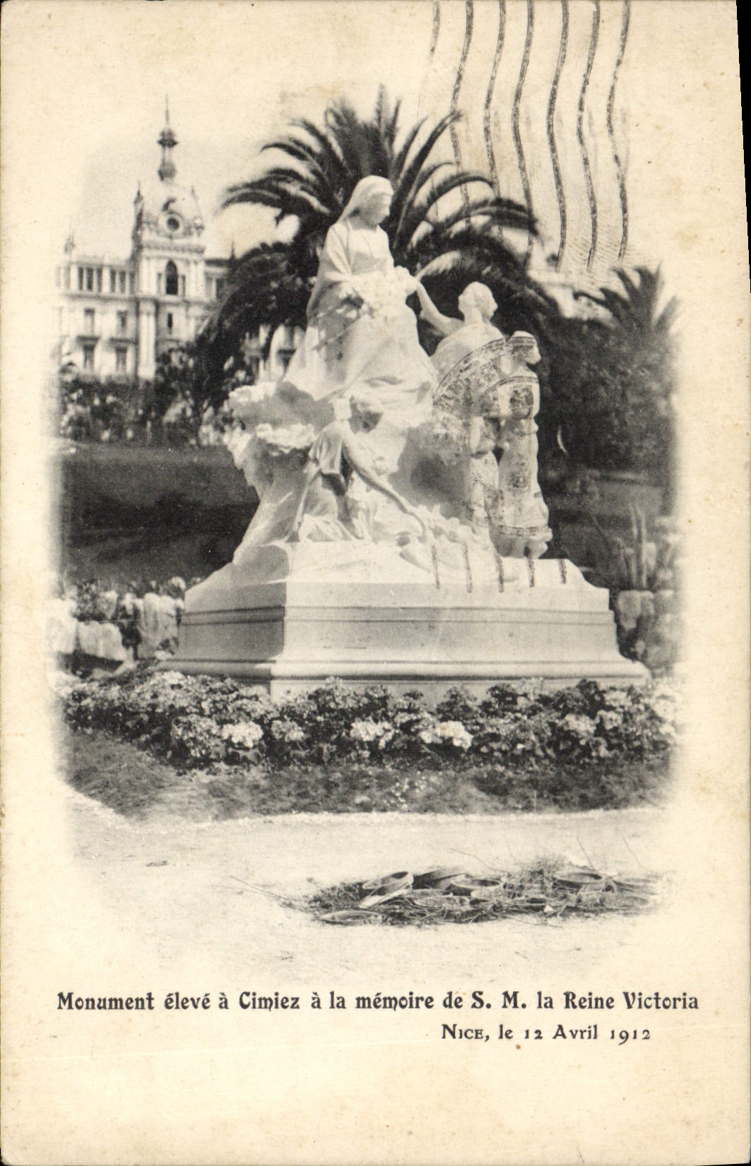 CPA Nice Cimiez La Statue de la Reine Victoria