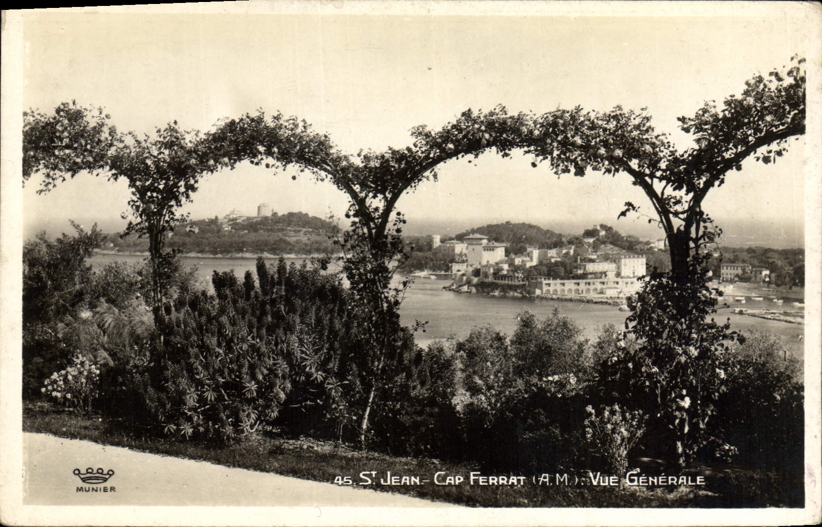 St Jean-Cap Ferrat — Vue Générale — Munier