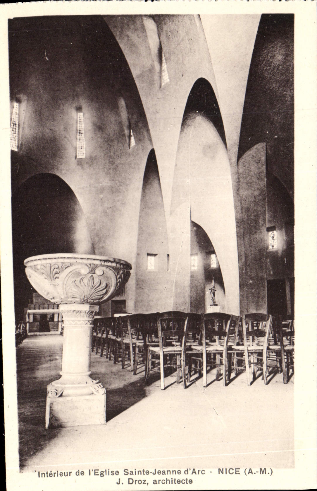 CPA Nice Eglise Sainte Jeanne d'Arc Interieur