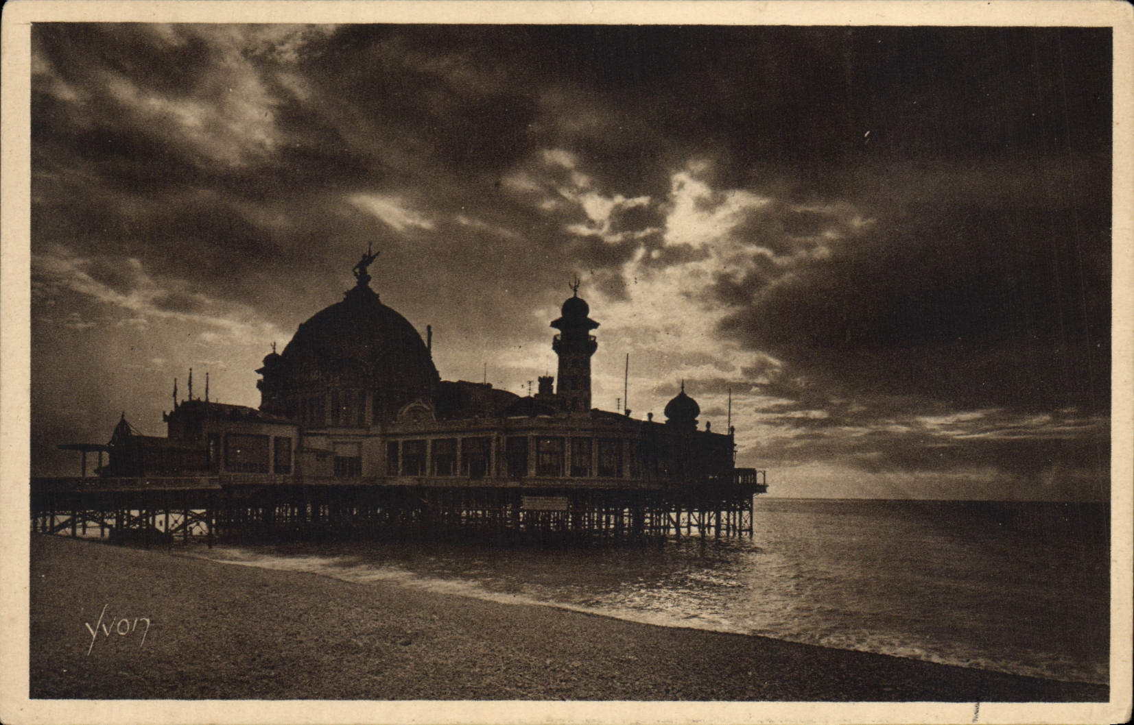 CPA Nice Crepuscule sur le Palais de la Jetee