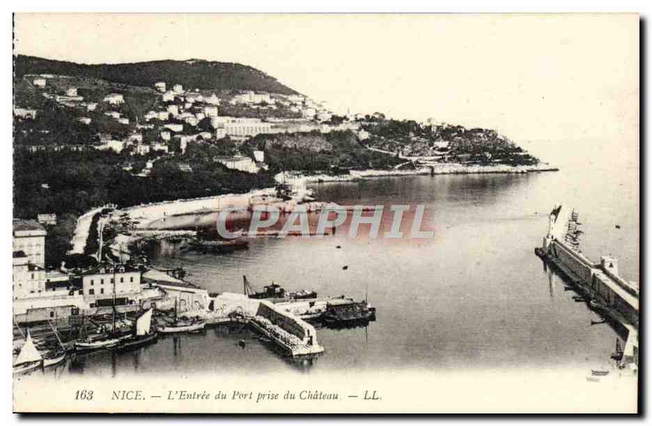 CPA Nice L'Entree du Port Prise du Chateau