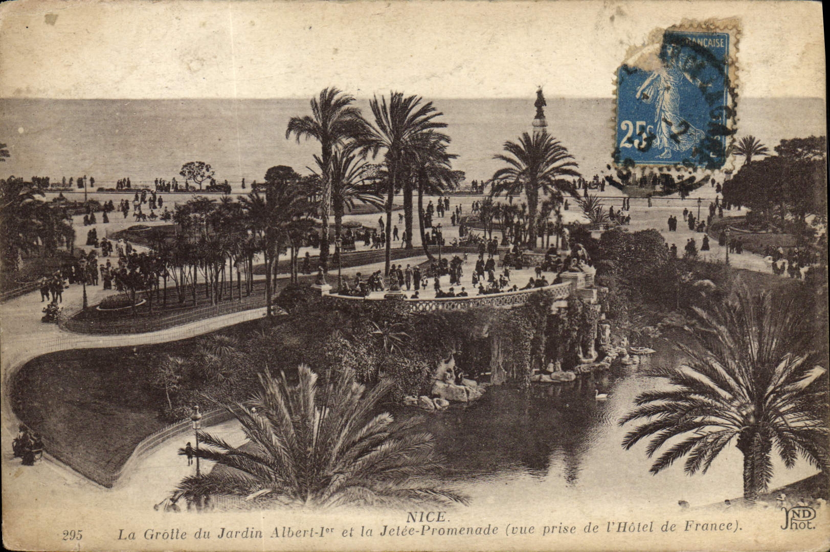 CPA Nice La grotte du Jardin Albert 1er et la jetee promenade Vue prise de l'Hotel de France 