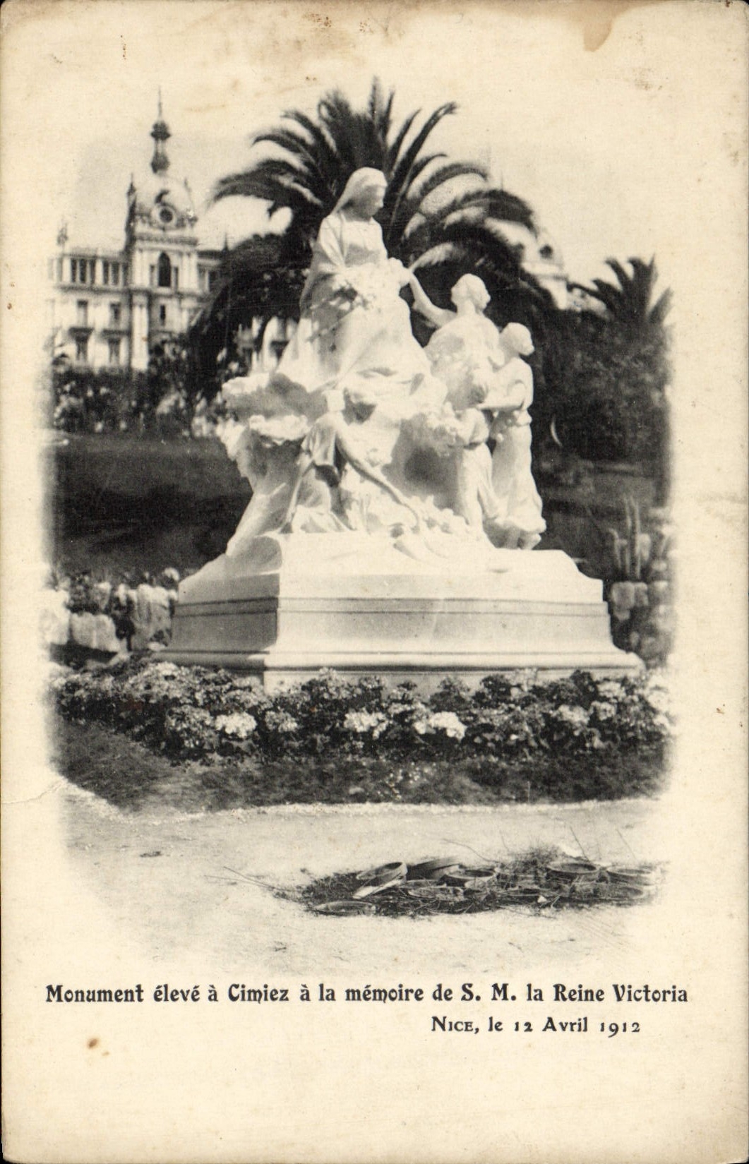 CPA Nice Monument eleve a la memoire de SM la reine Victoria