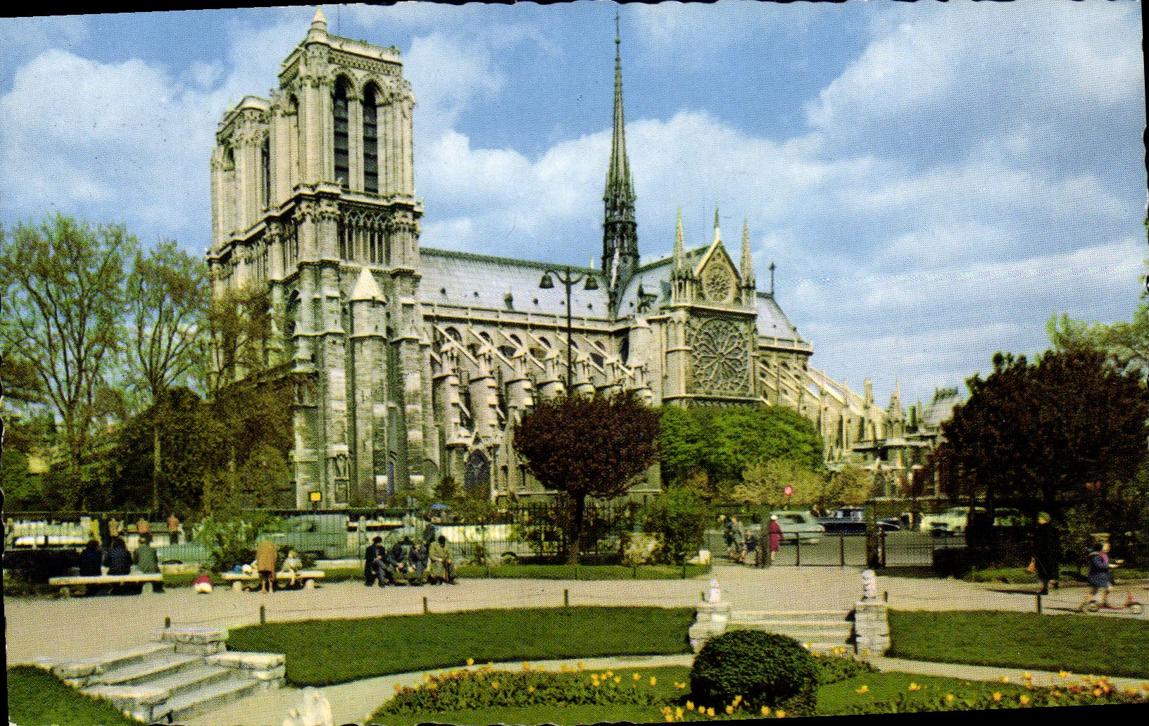 CPM Paris Notre Dame de Paris et le Square Viviani