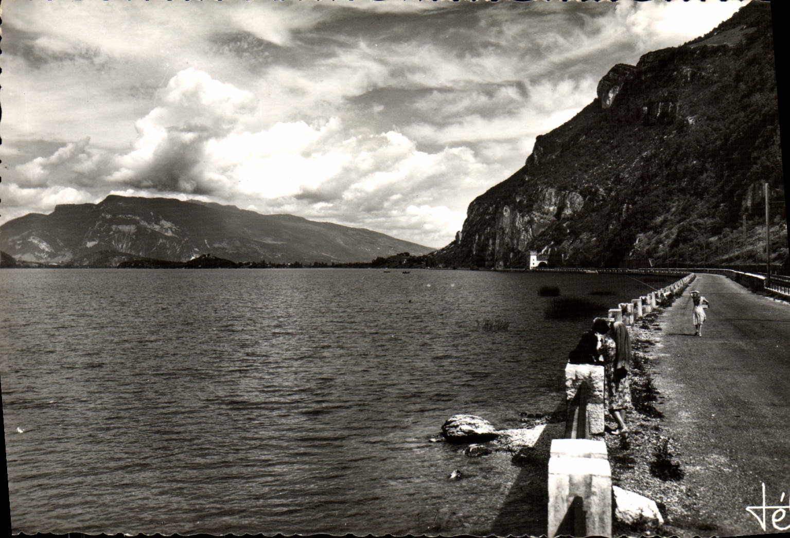 CPM Lac du Bourget Route d'Aix Les Bains a Chindrieux Culoz Paris