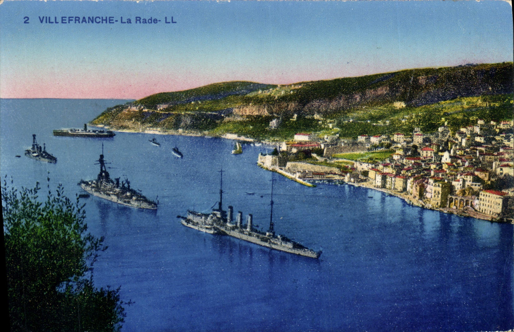 Villefranche - La Rade — vista della baia con navi da guerra — editore LL