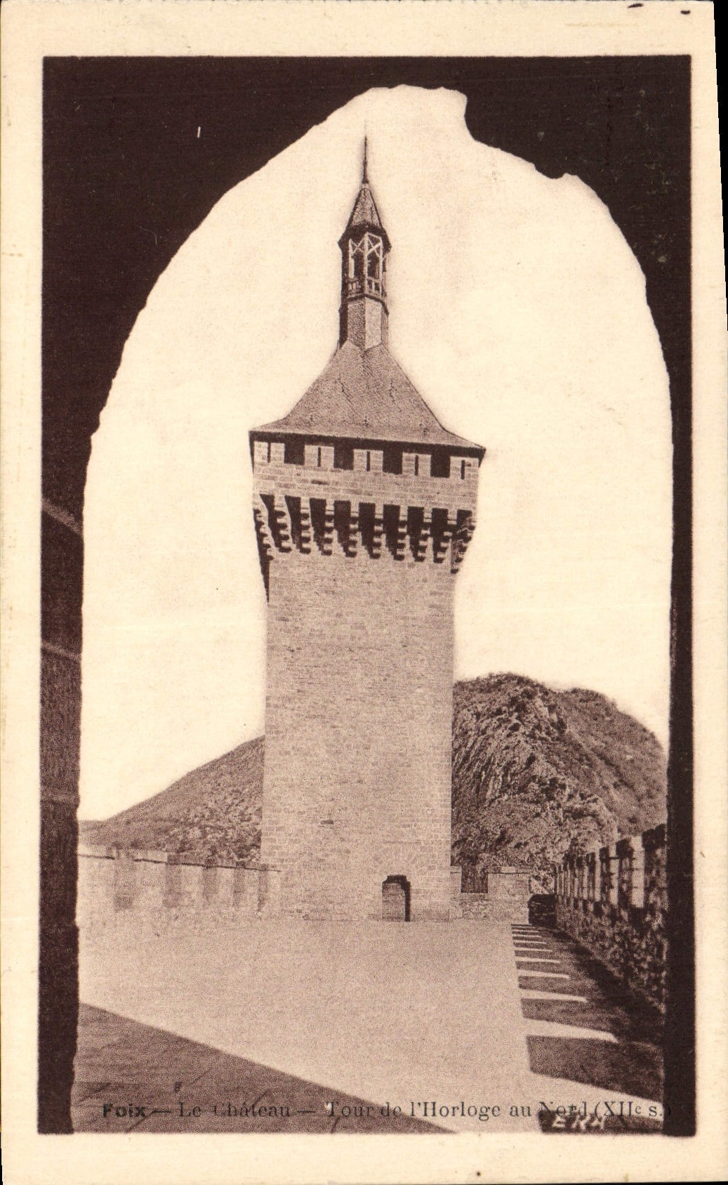 Foix — Le château — Tour de l'Horloge au Nord (XIIe s.) — Phototyp. ERA, Voltaire, Narbonne