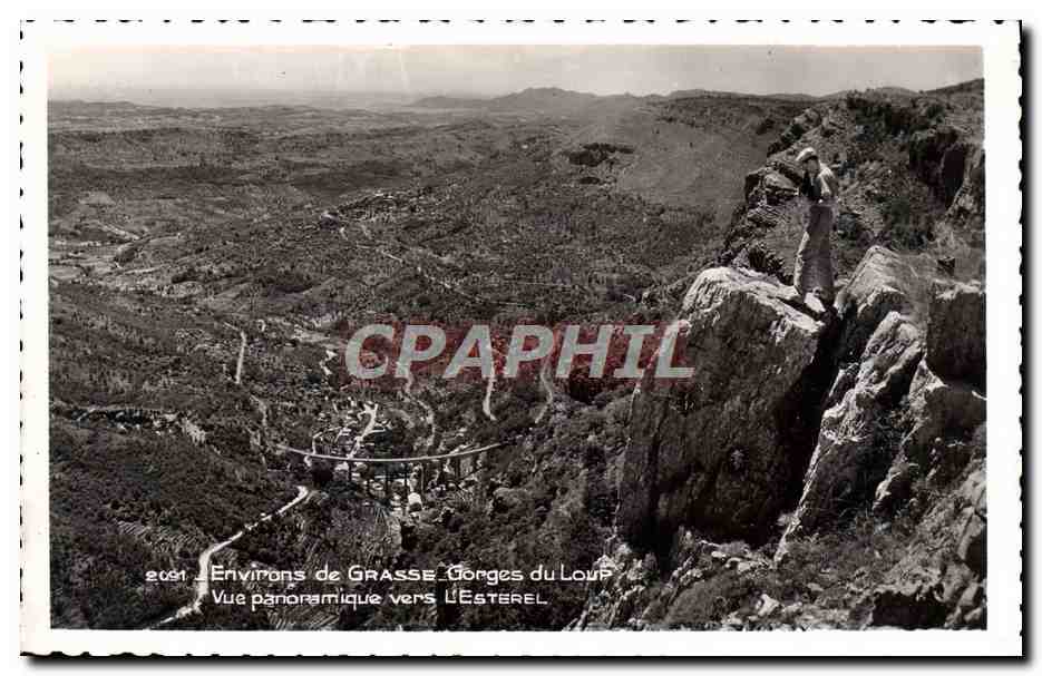 CPA Environs De Grasse Gorges Du Loup Vue panoramique vers l'Esterel