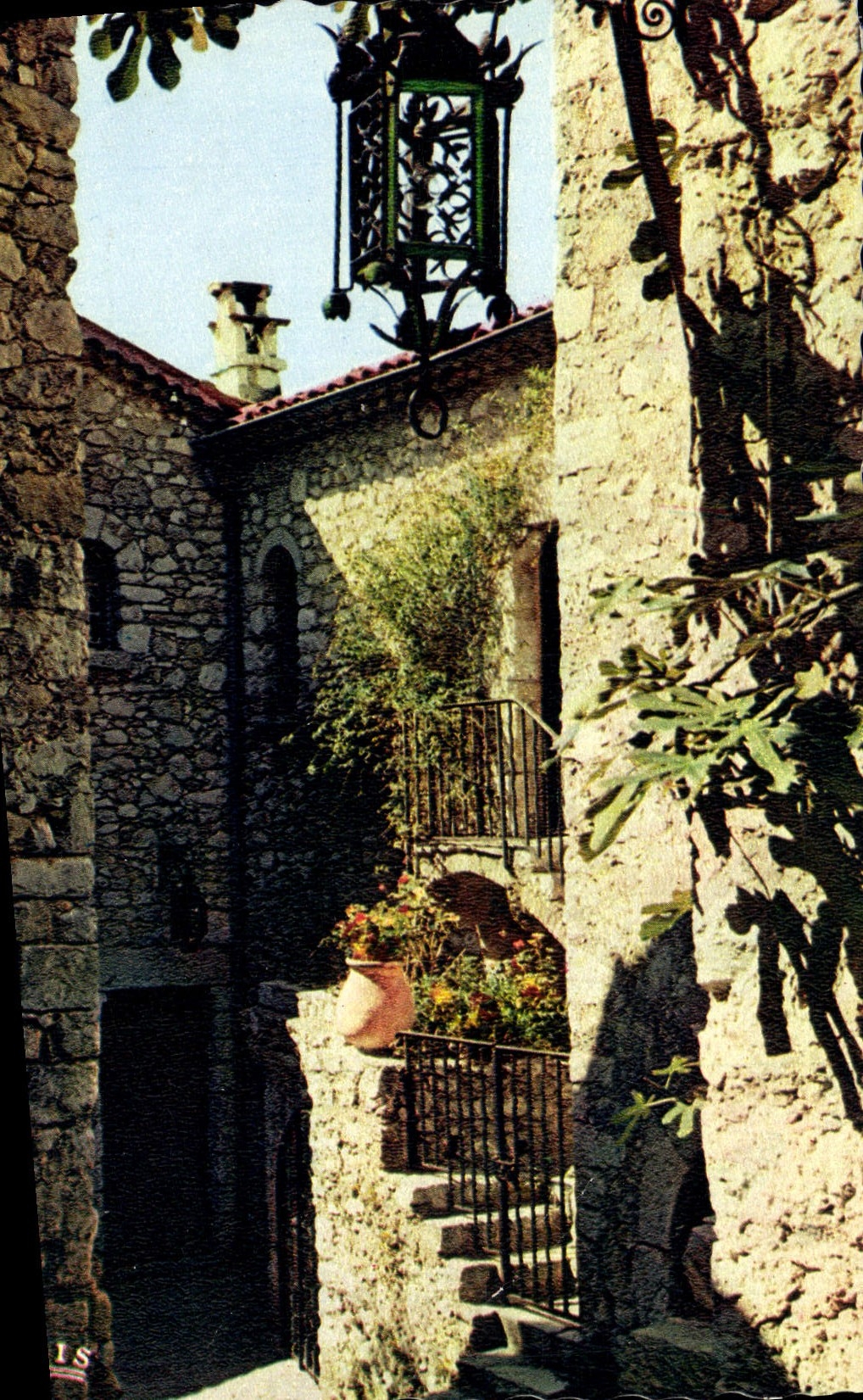 CPM Reflets De La Cote D'Azur Une rue pittoresque dans un vieux village provencal