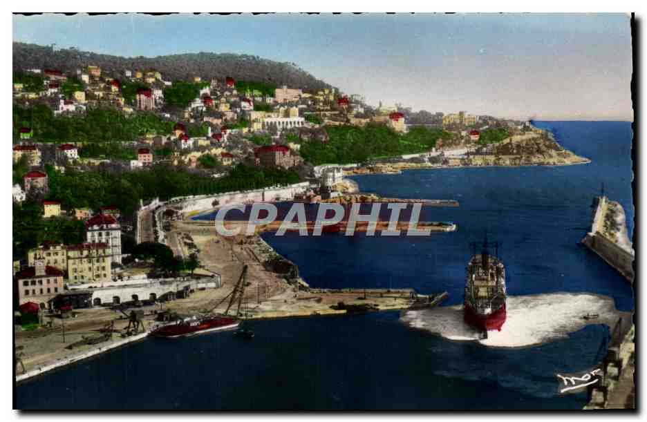 CPM Nice L'Entree Du Port Et Le Mont Boron Bateau