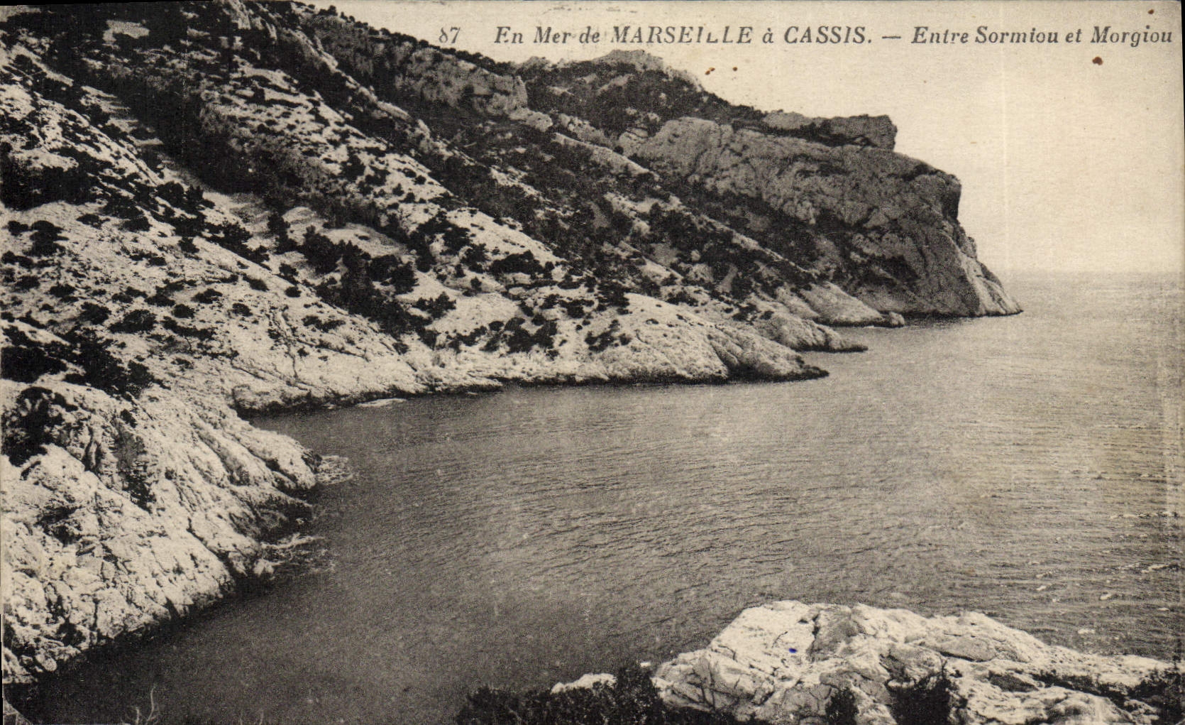 Vue de la côte entre Sormiou et Morgiou — En Mer de MARSEILLE à CASSIS — n°87