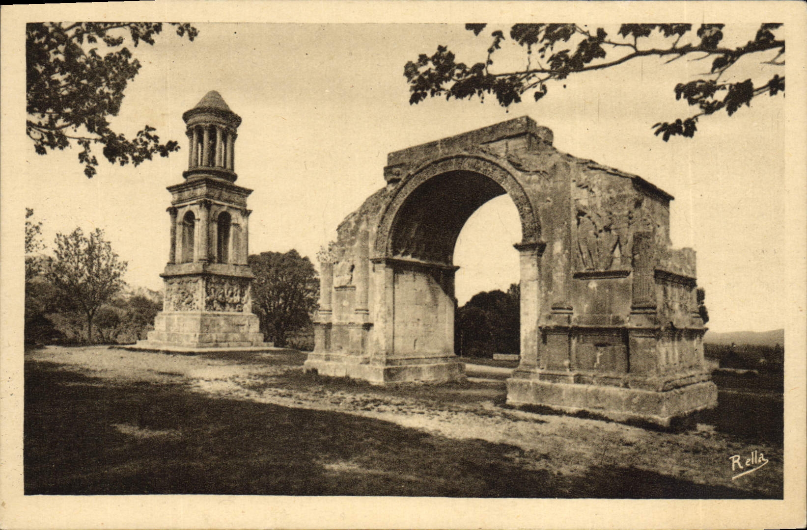 Saint-Rémy — Römischer Triumphbogen und Mausoleum — Rella
