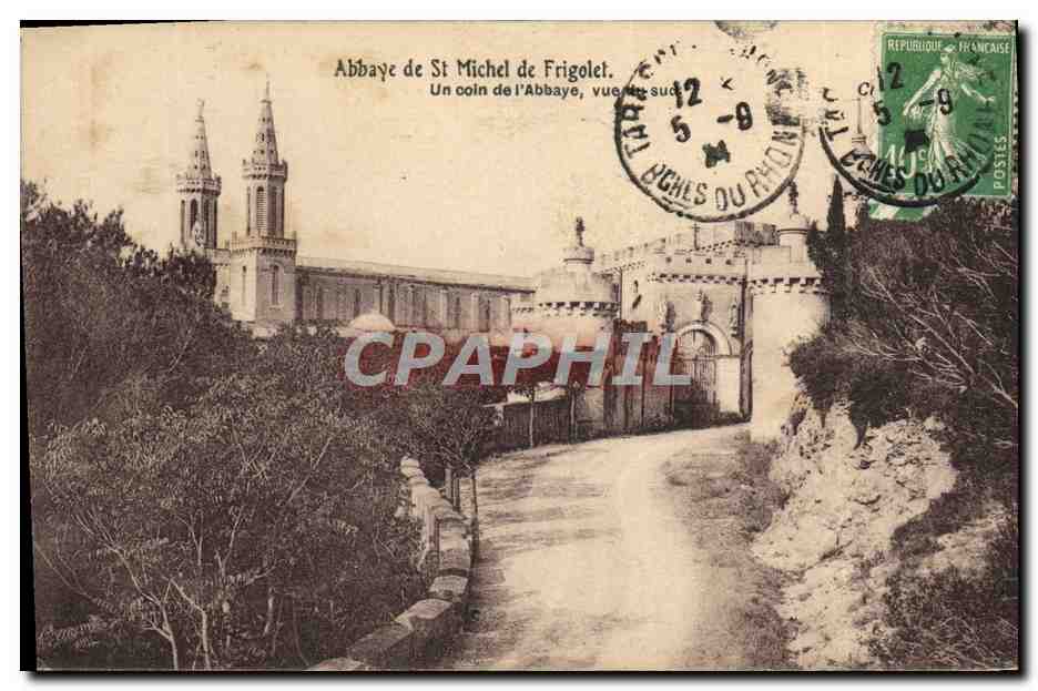 CPA Abbaye de St Michel de Frigolet Un coin de l'abbaye 