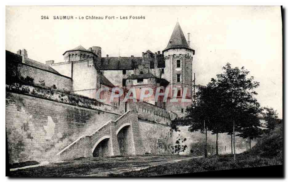 CPA Saumur Le Chateau Fort Les Fosses